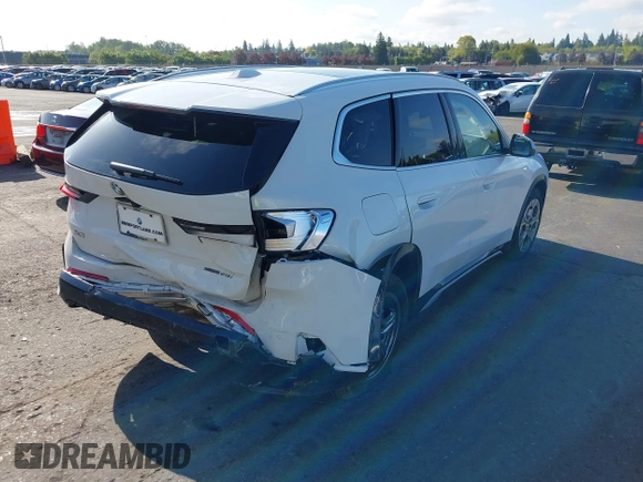 2024 BMW X1 xDrive28i с VIN WBX73EF0XR5Z50590, выставлен на аукционе IAAI как лот 42052219 с пробегом 3 158 миль миль и . История ставок и продаж доступна на DreamBid. Изображение 4.