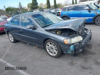 2008 Volvo S60 2.5T with VIN YV1RS592382688718, listed as a IAAI auction lot 41499170 with 153,271 mi miles. Bid and sale history available at carsss.com. Image 1.