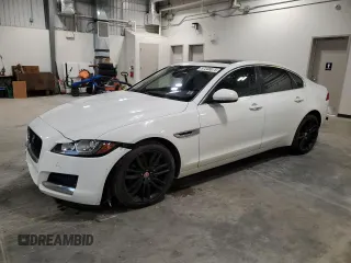 2016 Jaguar XF 35t Prestige z VIN SAJBK4BV7GCY12036, wystawiony jako Copart lot #57208875 z przebiegiem 186 080 mil mil oraz Szkoda całkowita • Salvage title. Historia ofert i sprzedaży dostępna na DreamBid. Obrazek 1.