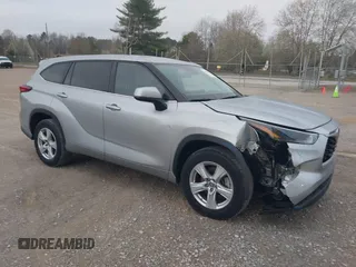 2023 Toyota Highlander L z VIN 5TDKDRAH7PS018492, wystawiony jako IAAI lot #41806300 z przebiegiem 39 703 mil mil oraz . Historia ofert i sprzedaży dostępna na DreamBid. Obrazek 1.