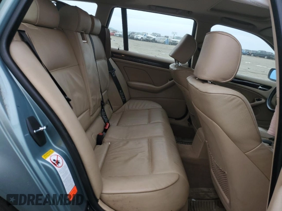 2003 BMW 3 Series 325i with VIN WBAEN33443PC12127, listed as a Copart auction lot 45058375 with 118,279 mi miles and Salvage Title. Bid and sale history available at carsss.com. Image 10.