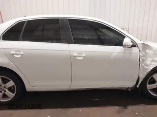 2008 Volkswagen Jetta Sedan SE with VIN 3VWRM71K98M015672, listed as a IAAI auction lot 41275576 with 161,131 mi miles. Bid and sale history available at carsss.com. Image 13.