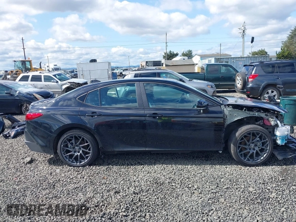 2025 Toyota Camry LE z VIN 4T1DBADK4SU011099, wystawiony jako IAAI lot #41949441 z przebiegiem 1 548 mil mil oraz . Historia ofert i sprzedaży dostępna na DreamBid. Obrazek 14.