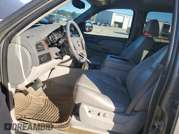 2008 GMC Yukon XL SLE w/3SA with VIN 1GKFC16058R125716, listed as a Copart auction lot 82156534 with Not Provided miles and Salvage Title. Bid and sale history available at carsss.com. Image 7.