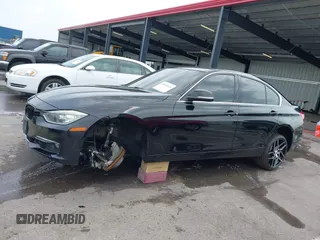 2015 BMW 3 Series 328i xDrive z VIN WBA3B5G56FNS18880, wystawiony jako IAAI lot #42454124 z przebiegiem 63 217 mil mil oraz . Historia ofert i sprzedaży dostępna na DreamBid. Obrazek 15.