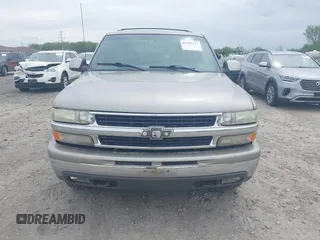 2001 Chevrolet Tahoe LS z VIN 1GNEC13T11J107893, wystawiony jako IAAI lot #42261213 z przebiegiem 338 454 mil mil oraz . Historia ofert i sprzedaży dostępna na DreamBid. Obrazek 6.