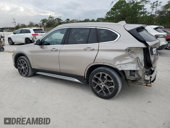 2022 BMW X1 sDrive28i with VIN WBXJG7C07N5V39345, listed as a Copart auction lot 41490005 with 26,894 mi miles and Salvage Title. Bid and sale history available at carsss.com. Image 2.
