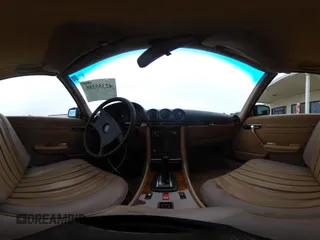 1983 Mercedes-Benz 380 SL z VIN WDBBA45A3DB021934, wystawiony jako IAAI lot #42355288 z przebiegiem 10 887 mil mil oraz . Historia ofert i sprzedaży dostępna na DreamBid. Obrazek 18.