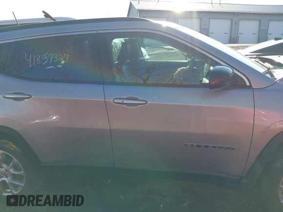 2022 Jeep Compass Latitude Lux с VIN 3C4NJDFB0NT171103, выставлен на аукционе IAAI как лот 41857327 с пробегом 17 940 миль миль и . История ставок и продаж доступна на DreamBid. Изображение 13.