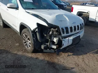2019 Jeep Cherokee Latitude with VIN 1C4PJMCX2KD356537, listed as a IAAI auction lot 41197817 with 134,043 mi miles. Bid and sale history available at carsss.com. Image 6.
