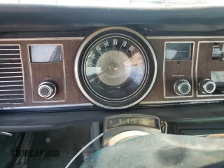 1968 Mercury Monterey z VIN 8Z47Y578179, wystawiony jako Copart lot #53041045 z przebiegiem 84 094 mil mil oraz Szkody całkowita. Historia ofert i sprzedaży dostępna na DreamBid. Obrazek 9.