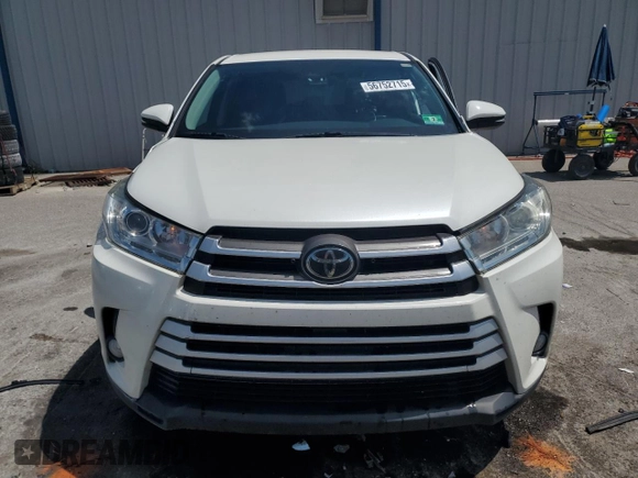 2018 Toyota Highlander LE z VIN 5TDBZRFH4JS890548, wystawiony jako Copart lot #56752715 z przebiegiem 54 152 mil mil oraz Szkoda całkowita • Salvage title. Historia ofert i sprzedaży dostępna na DreamBid. Obrazek 5.