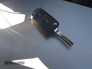 2019 Volkswagen GTI S с VIN 3VW5T7AU6KM015834, выставлен на аукционе IAAI как лот 41654449 с пробегом 81 182 миль миль и . История ставок и продаж доступна на DreamBid. Изображение 11.