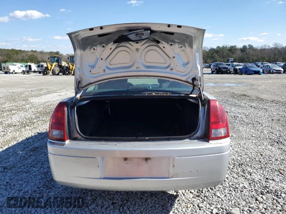 2005 Chrysler 300 with VIN 2C3JA43R55H664546, listed as a Copart auction lot 42572745 with 262,569 mi miles and Salvage Title. Bid and sale history available at carsss.com. Image 6.