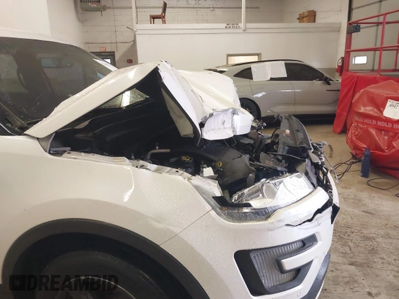 2017 Ford Explorer XLT with VIN 1FM5K8D89HGB36950, listed as a IAAI auction lot 41083427 with Not Provided miles and . Bid and sale history available at carsss.com. Image 19.