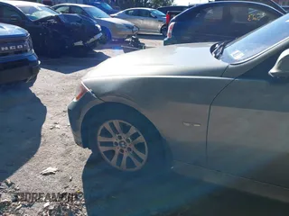 2006 BMW 3 Series 325xi with VIN WBAVD13576KV09164, listed as a IAAI auction lot 40558363 with 148,819 mi miles. Bid and sale history available at carsss.com. Image 16.