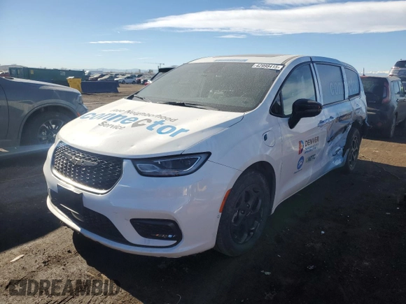 2023 Chrysler Pacifica Hybrid Limited с VIN 2C4RC1S76PR542931, выставлен на аукционе Copart как лот 42998415 с пробегом 50 626 миль миль и Списание • Salvage title. История ставок и продаж доступна на DreamBid. Изображение 1.