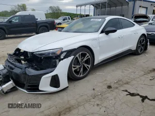 2022 Audi e-tron GT Premium Plus z VIN WAUCJBFW3N7008607, wystawiony jako Copart lot #46582463 z przebiegiem 5996 mil mil oraz . Historia ofert i sprzedaży dostępna na DreamBid. Obrazek 1.
