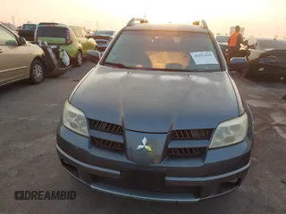 2005 Mitsubishi Outlander XLS with VIN JA4LX41F75U022428, listed as a IAAI auction lot 40293668 with 190,917 mi miles. Bid and sale history available at carsss.com. Image 12.