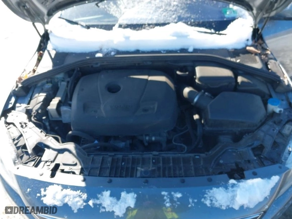 2017 Volvo S60 Inscription with VIN LYV402HKXHB137304, listed as a IAAI auction lot 41415830 with 140,598 mi miles. Bid and sale history available at carsss.com. Image 10.