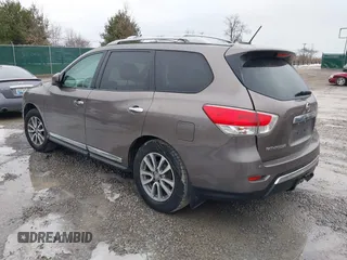 2013 Nissan Pathfinder S with VIN 5N1AR2MM5DC689696, listed as a IAAI auction lot 41445945 with 121,902 mi miles. Bid and sale history available at carsss.com. Image 3.