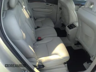 2016 Volvo XC90 T6 Momentum with VIN YV4A22PK7G1034763, listed as a IAAI auction lot 41590080 with 132,508 mi miles. Bid and sale history available at carsss.com. Image 8.