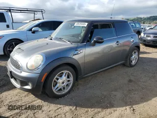 2009 MINI Hardtop S with VIN WMWMF73599TW81218, listed as a Copart auction lot 50659355 with 107,272 mi miles and Clean Title. Bid and sale history available at DreamBid. Image 1.