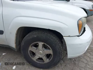 2005 Chevrolet TrailBlazer LT with VIN 1GNDT13S252253903, listed as a IAAI auction lot 42075661 with 186,673 mi miles and . Bid and sale history available at DreamBid. Image 13.