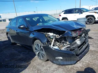 2020 Nissan Altima SV z VIN 1N4BL4DW5LN300300, wystawiony jako IAAI lot #42123005 z przebiegiem 143 185 mil mil oraz . Historia ofert i sprzedaży dostępna na DreamBid. Obrazek 1.
