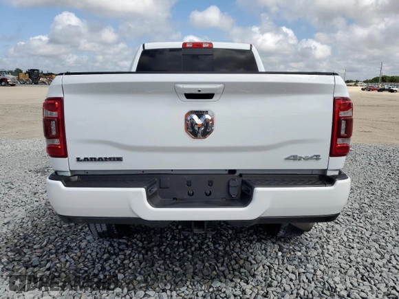 2022 Ram 2500 Laramie z VIN 3C6UR5FJ7NG229712, wystawiony jako Copart lot #51058115 z przebiegiem 36 094 mil mil oraz Szkoda całkowita • Salvage title. Historia ofert i sprzedaży dostępna na DreamBid. Obrazek 6.