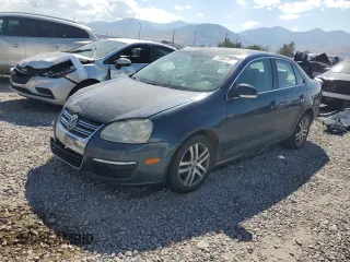2005 Volkswagen Jetta 2.5L with VIN 3VWDF71KX5M641232, listed as a Copart auction lot 71061324 with Not provided miles and Salvage title. Bid and sale history available at DreamBid. Image 1.