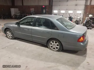 2000 Toyota Avalon XL with VIN 4T1BF28B3YU096957, listed as a IAAI auction lot 41296980 with 186,550 mi miles. Bid and sale history available at carsss.com. Image 3.