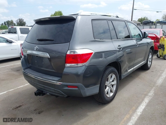 2011 Toyota Highlander with VIN 5TDZK3EH8BS027822, listed as a IAAI auction lot 42051111 with 174,290 mi miles. Bid and sale history available at carsss.com. Image 4.