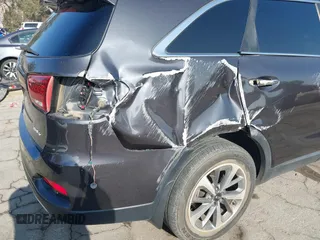 2019 Kia Sorento EX V6 with VIN 5XYPH4A58KG541318, listed as a IAAI auction lot 41021482 with 45,427 mi miles. Bid and sale history available at carsss.com. Image 17.