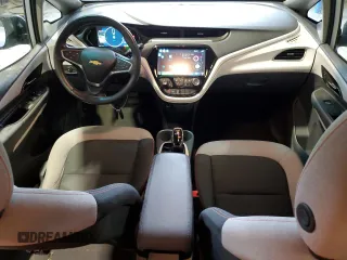 2017 Chevrolet Bolt EV LT z VIN 1G1FW6S09H4174042, wystawiony jako Copart lot #59214935 z przebiegiem 54 477 mil mil oraz Szkoda całkowita • Salvage title. Historia ofert i sprzedaży dostępna na DreamBid. Obrazek 8.