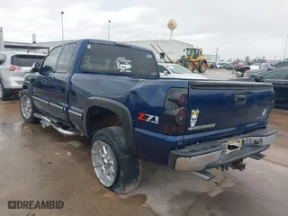 2000 Chevrolet Silverado 1500 LT with VIN 1GCEK19T9YE352379, listed as a IAAI auction lot 41306707 with 154,191 mi miles. Bid and sale history available at carsss.com. Image 3.