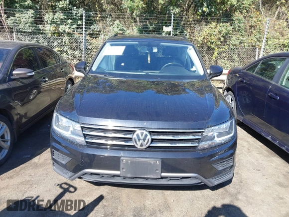 2018 Volkswagen Tiguan SEL z VIN 3VV2B7AX9JM142564, wystawiony jako IAAI lot #40630666 z przebiegiem 86 040 mil mil oraz . Historia ofert i sprzedaży dostępna na DreamBid. Obrazek 12.