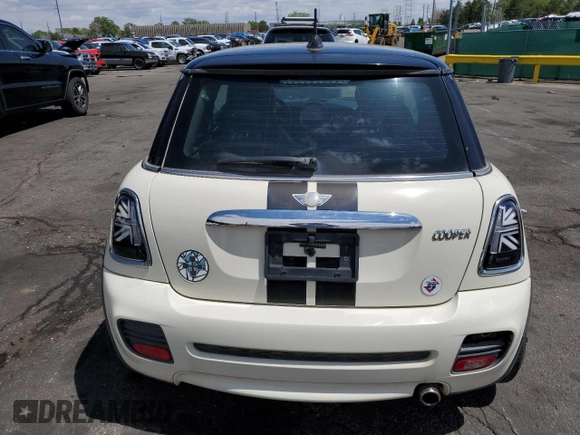 2013 MINI Hardtop with VIN WMWSU3C58DT373021, listed as a Copart auction lot 52945845 with 83,865 mi miles and Salvage Title. Bid and sale history available at DreamBid. Image 6.