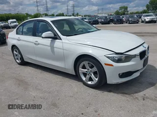 2013 BMW 3 Series 320i xDrive с VIN WBA3C3C53DF979770, выставлен на аукционе IAAI как лот 42373648 с пробегом 151 142 миль миль и . История ставок и продаж доступна на DreamBid. Изображение 1.
