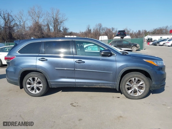 2015 Toyota Highlander LE with VIN 5TDBKRFH2FS206866, listed as a IAAI auction lot 41416098 with 178,891 mi miles. Bid and sale history available at carsss.com. Image 14.