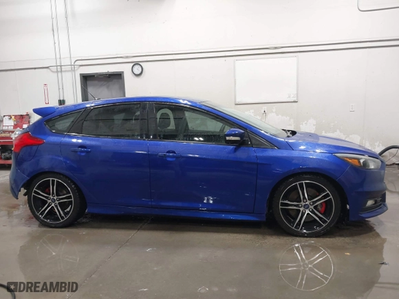 2015 Ford Focus ST with VIN 1FADP3L98FL321600, listed as a IAAI auction lot 40489832 with 91,762 mi miles. Bid and sale history available at carsss.com. Image 14.