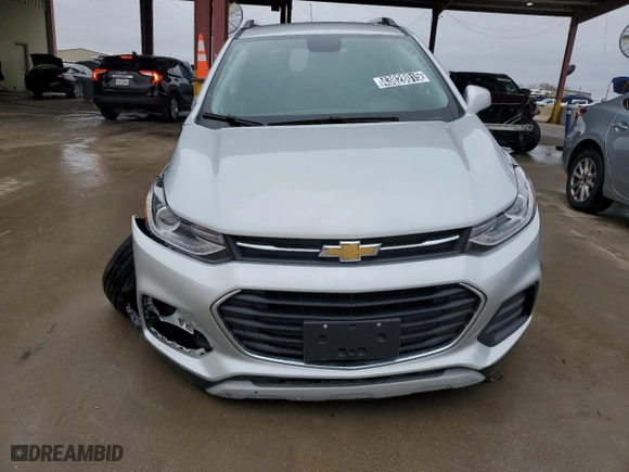 2018 Chevrolet Trax LT with VIN 3GNCJLSB7JL413801, listed as a Copart auction lot 43828015 with 38,642 mi miles and Clean Title. Bid and sale history available at carsss.com. Image 5.