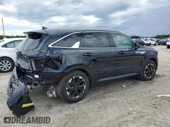2025 Kia Sorento S z VIN 5XYRL4JC0SG342785, wystawiony jako Copart lot #56676955 z przebiegiem 5 976 mil mil oraz Szkoda całkowita • Salvage title. Historia ofert i sprzedaży dostępna na DreamBid. Obrazek 3.