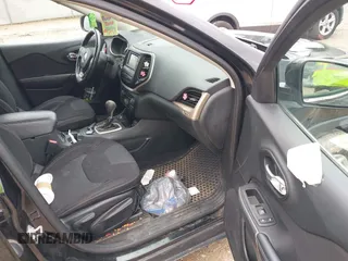2015 Jeep Cherokee Latitude с VIN 1C4PJMCS1FW577223, выставлен на аукционе IAAI как лот 42082301 с пробегом 140 884 миль миль и . История ставок и продаж доступна на DreamBid. Изображение 5.