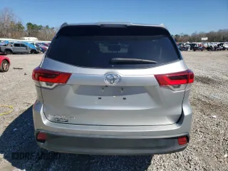 2018 Toyota Highlander LE z VIN 5TDZARFH4JS040991, wystawiony jako Copart lot #48375895 z przebiegiem 47 243 mil mil oraz Szkoda całkowita • Salvage title. Historia ofert i sprzedaży dostępna na DreamBid. Obrazek 6.