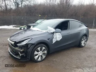 2022 Tesla Model Y Long Range z VIN 7SAYGDEE9NF331410, wystawiony jako IAAI lot #41580172 z przebiegiem 81 794 mil mil oraz . Historia ofert i sprzedaży dostępna na DreamBid. Obrazek 2.