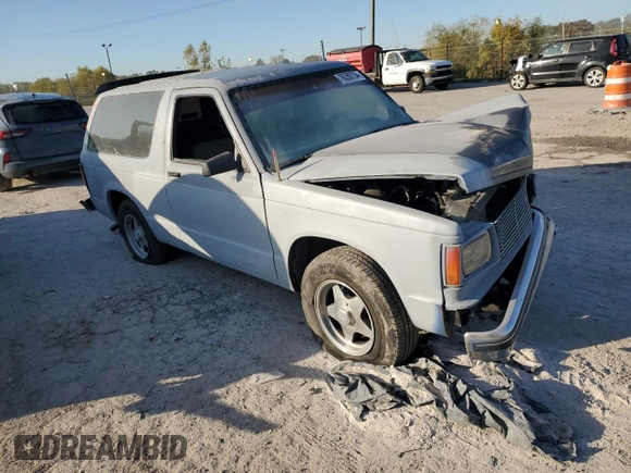 1989 Chevrolet Blazer z VIN 1GNCS18Z9K8255600, wystawiony jako Copart lot #76288754 z przebiegiem 224 837 mil mil oraz Nie do naprawy • Non repairable. Historia ofert i sprzedaży dostępna na DreamBid. Obrazek 4.