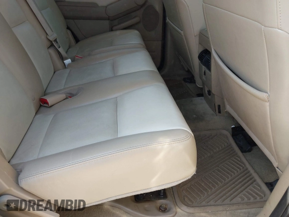 2008 Ford Explorer Eddie Bauer with VIN 1FMEU74828UA51471, listed as a IAAI auction lot 41770347 with 152,446 mi miles. Bid and sale history available at carsss.com. Image 8.