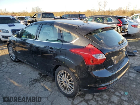 2013 Ford Focus Electric z VIN 1FADP3R44DL378627, wystawiony jako Copart lot #83787714 z przebiegiem 49 803 mil mil oraz Tytuł czysty. Historia ofert i sprzedaży dostępna na DreamBid. Obrazek 2.