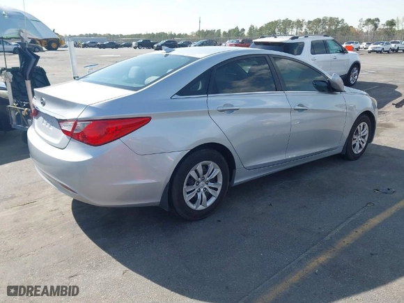 2012 Hyundai Sonata GLS PZEV with VIN 5NPEB4AC3CH452922, listed as a IAAI auction lot 41840060 with 195,451 mi miles. Bid and sale history available at carsss.com. Image 4.